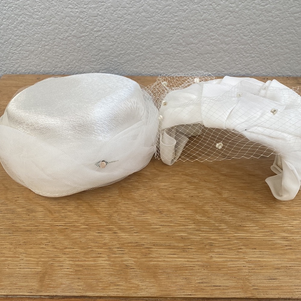 Vintage 1950s wedding style hats.